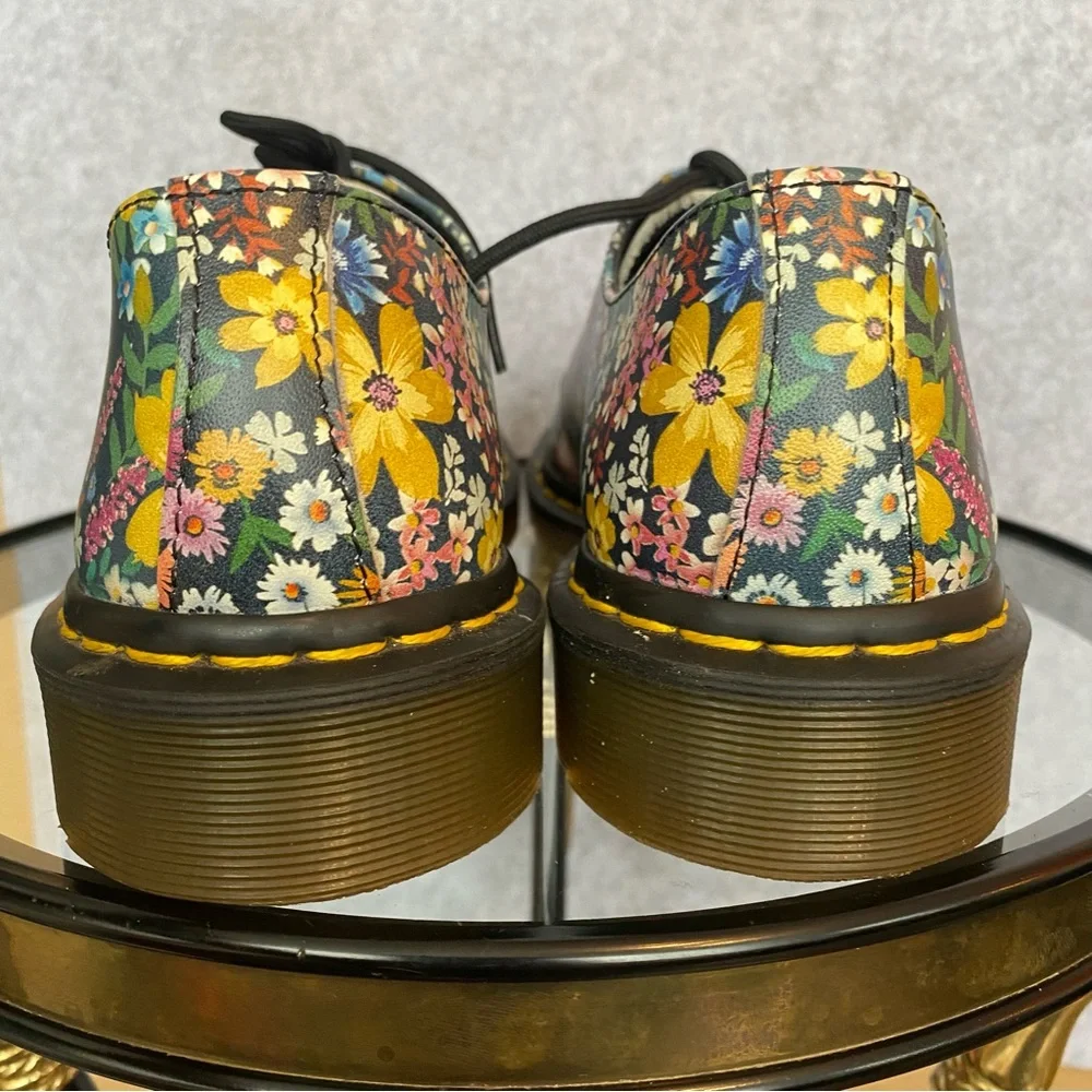 D23 Dr Martens Wanderlust Oxford 9 - Picture 8 of 16